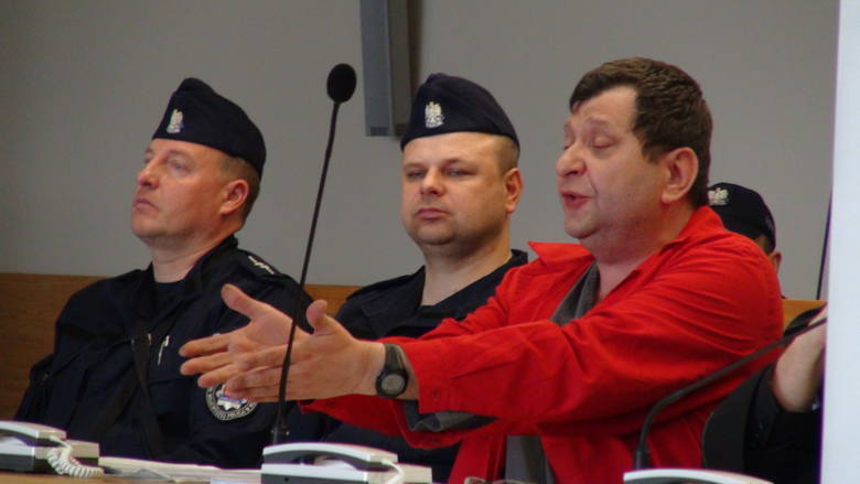Zbigniew Stonoga, który usłyszał 186 zarzutów prokuratorskich, nie przyznaje się do winy. Jego proces odbędzie się w Sądzie Okręgowym w Łodzi