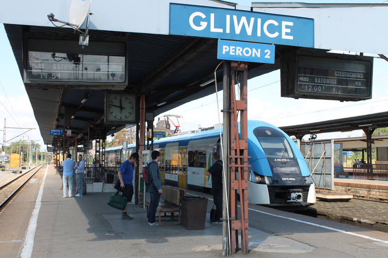 Dworzec PKP w Gliwicach: zobaczcie jak wyglądał przed laty [SUWAK, LINIA CZASU]