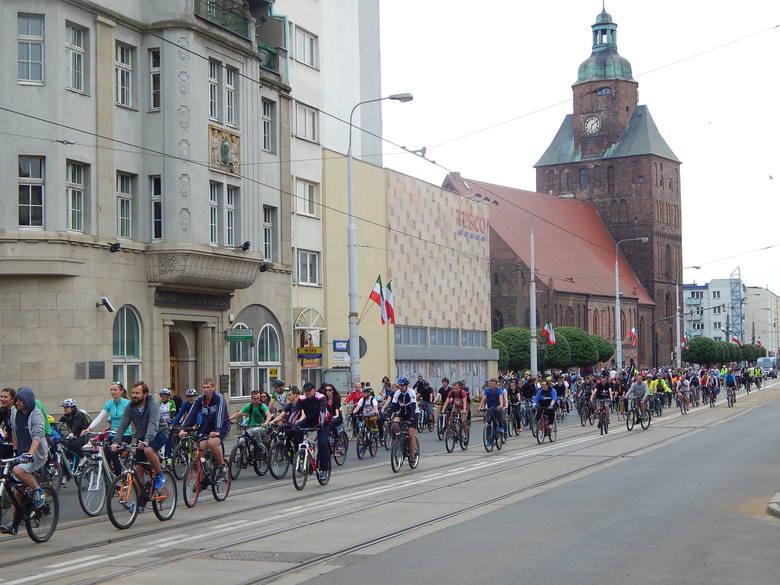 W Gorzowie regularnie odbywają się masy krytyczne. W ten sposób rowerzyści chcą zaznaczyć swoją obecność na drogach. 