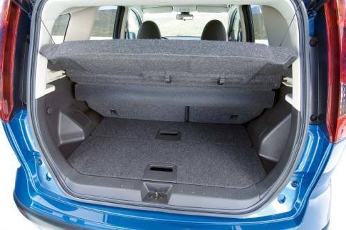 Fot. Nissan: Bagażnik ma objętość od 280 do 437 l, w zależności od położenia przesuwanej tylnej kanapy.