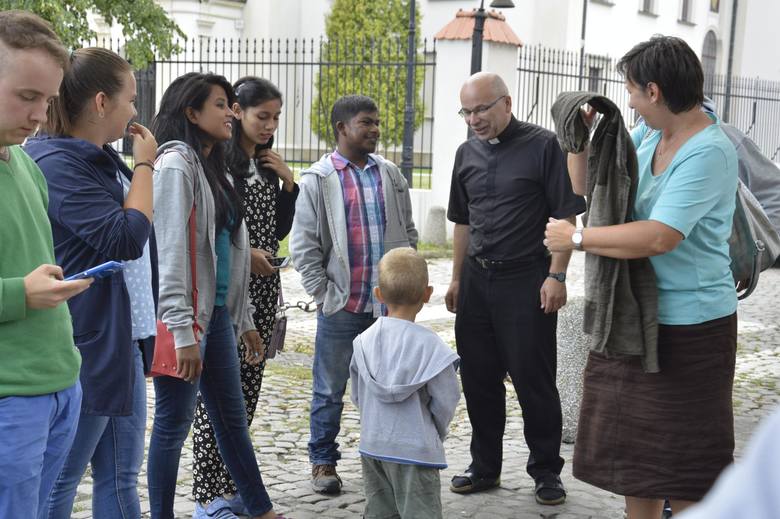 Młodzież z Indii przyjechała do Łowicza (Zdjęcia)