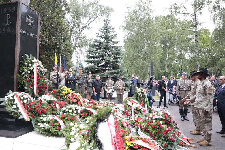 Oficjalne obchody 79. rocznicy wybuchu Powstania Warszawskiego na Cmentarzu Wojskowym na Powązkach.