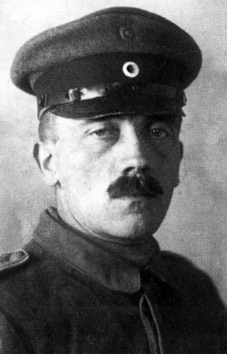 Adolf Hitler w 1916 r. w czasie służby w armii
