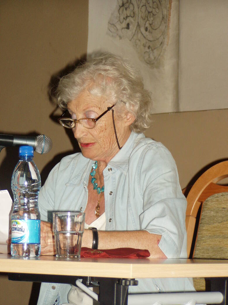 Miriam Akavia - izraelska pisarka i tłumaczka, ocalała z Holocaustu, honorowa przewodnicząca Towarzystwa Izrael-Polska. 2008 rok