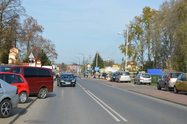 Darmowe autobusy, czyli jak dojechać na cmentarze w Skierniewicach