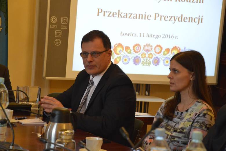 Samorządowcy debatowali w Łowiczu nad Programem Rodzina 500 Plus (Zdjęcia)
