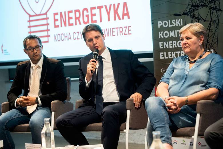 27 czerwca w Poznaniu odbyła się debata pod hasłem „Poznań kocha czyste powietrze”. Eksperci, przedstawiciele władz, a także stowarzyszeń ekologicznych wspólnie zastanawiali się jak poprawić jakość powietrza w stolicy Wielkopolski. 