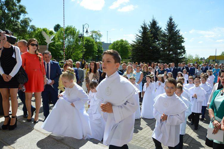 I komunia święta w parafii garnizonowej w Skierniewicach [ZDJĘCIA]