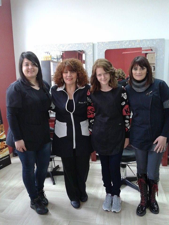 Grupa dziewcząt z rawskiego Hufca Pracy 5-24 na praktykach fryzjerskich we Włoszech