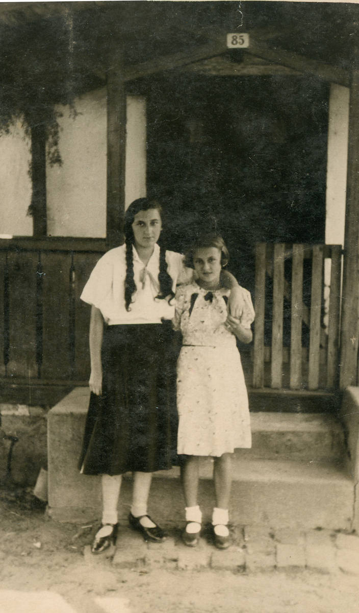 Rok 1946. Ślubne zdjęcie  Janiny (z domu Boguckiej) i Jana Ceglarskich.  Jan zmarł w 2003 roku, Janina 6 lat później.