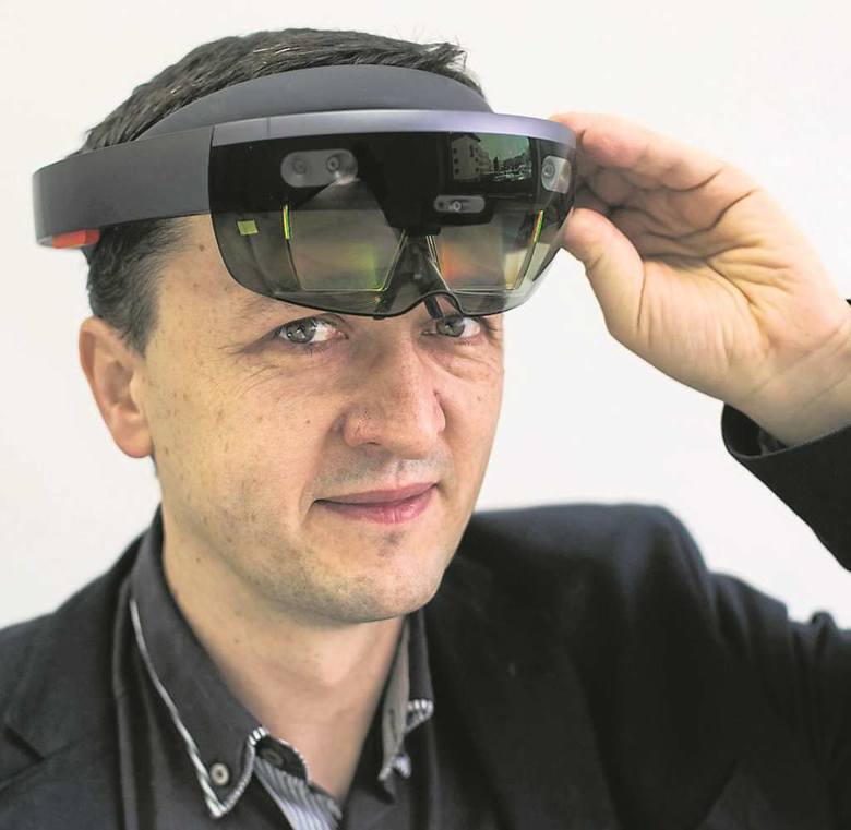 Kierepka wykorzystał okulary HoloLens, żeby stworzyć wirtualny model bijącego serca