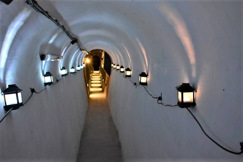 Tunele pod zamkiem w OświęcimiuCałość prac obejmujących zabezpieczenie wzgórza zamkowego i przygotowanie do zwiedzania podziemnych tuneli zamknęło się