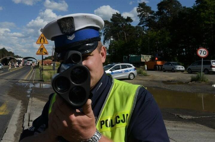 W Oświęcimiu i powiecie jest szereg miejsc, w których policjanci z drogówki "polują" z radarami na kierowców przekraczających pręd