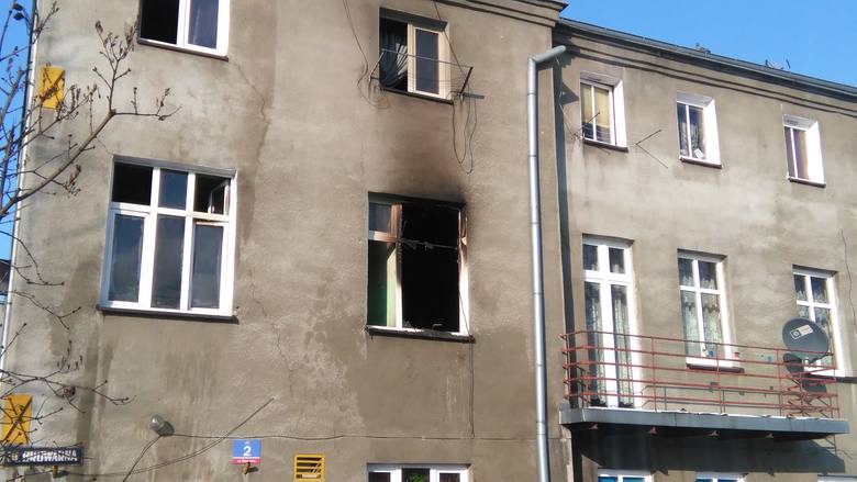 Pożar w Będzinie przy Browarnej. Jedna osoba nie żyje [ZDJĘCIA + WIDEO]