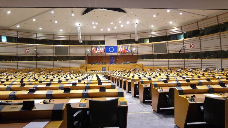 Parlament Europejski - czym się zajmuje? Jakie ma kompetencje? Sprawdź!