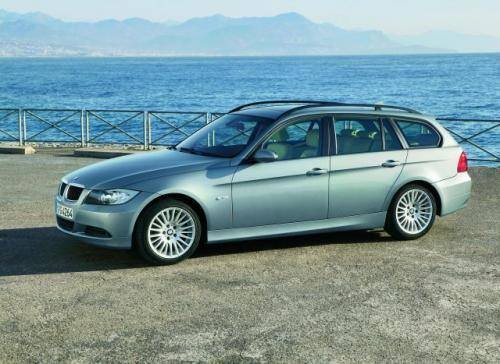 Fot. BMW: Samochody z nadwoziem kombi, uważane za stosunkowo duże i ciężkie, uzyskują bardzo przyzwoite drogi hamiwania, średnia 39,1 m.