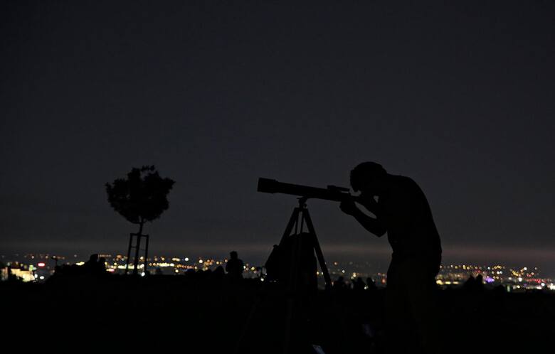 Jak widać, nie tylko teleskop pomoże w obserwacji nocnego nieba.