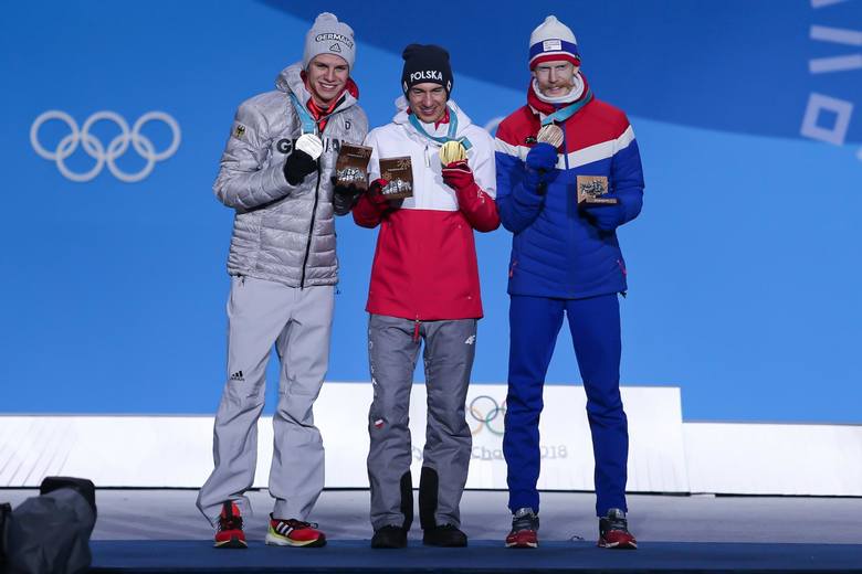 Kamil Stoch Juz Z Medalem Odbieranie Medali Nigdy Mi Nie Spowszednieje Sportowy24 Pl