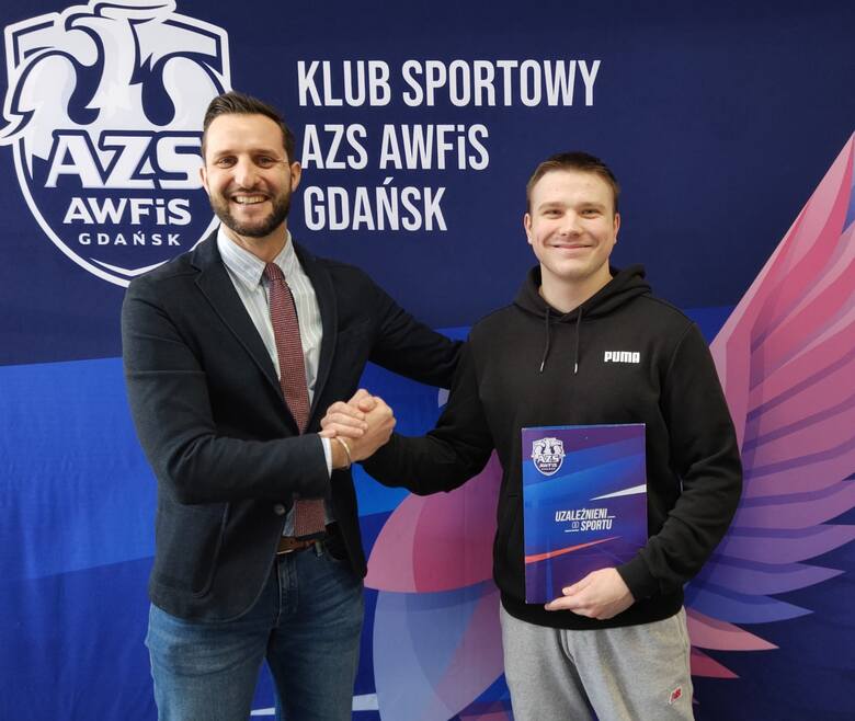 Zawodnicy i szkoleniowcy z Klubu Sportowego AZS AWFiS Gdańsk podsumowują tydzień startów i treningów