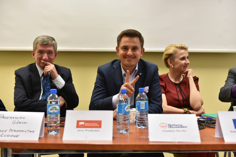 W Toruniu odbyła się debata o demokracji w naszym kraju.