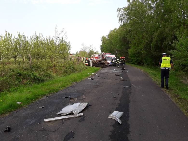 Śmiertelny wypadek w Jakubowie w gminie Kowiesy [ZDJĘCIA]