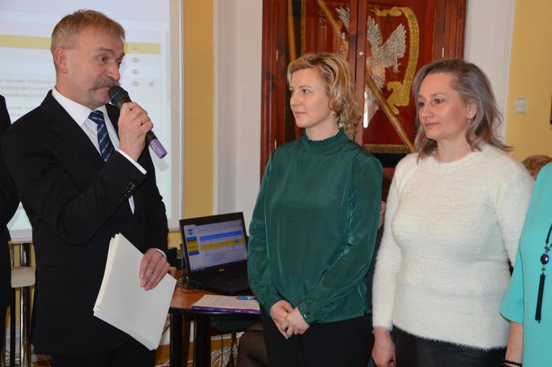 Władze Łowicza podziękowały za pomoc w organizacji akcji "Zjedz obiad z seniorem"