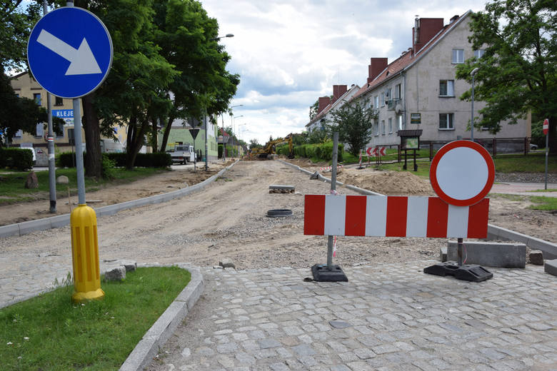 Aleja Piastów w Strzelcach Krajeńskich jest obecnie przebudowywana. Zakończenie prac remontowych ma się zakończyć w październiku.