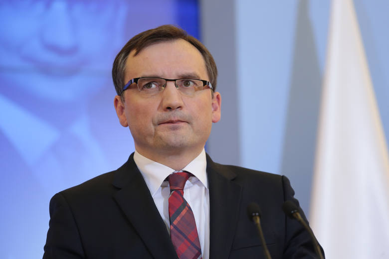 Zmiany proponowane przez ministra Ziobrę są negatywnie oceniane przez sędziów i posłów opozycji