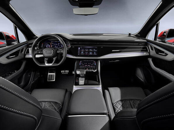 Audi Q7 Technika mild-hybrid, cyfrowa koncepcja obsługi oraz opcjonalne reflektory diodowe HD Matrix z światłem laserowym Audi, to tylko niektóre z zastosowanych