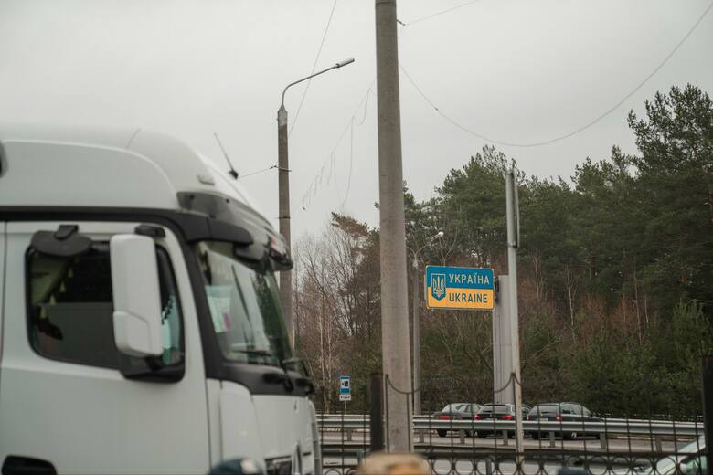 Kubrakow sugeruje, że Polska zatrzymuje autokary z Ukraińcami. Rzeczniczka KGP dementuje