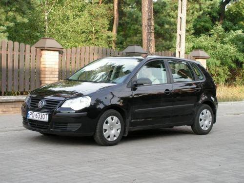 Fot. Ryszard Polit: VW Polo po face liftingu najłatwiej poznać po nieco innych reflektorach. Polo jest autem nieco mniejszym od Astry.