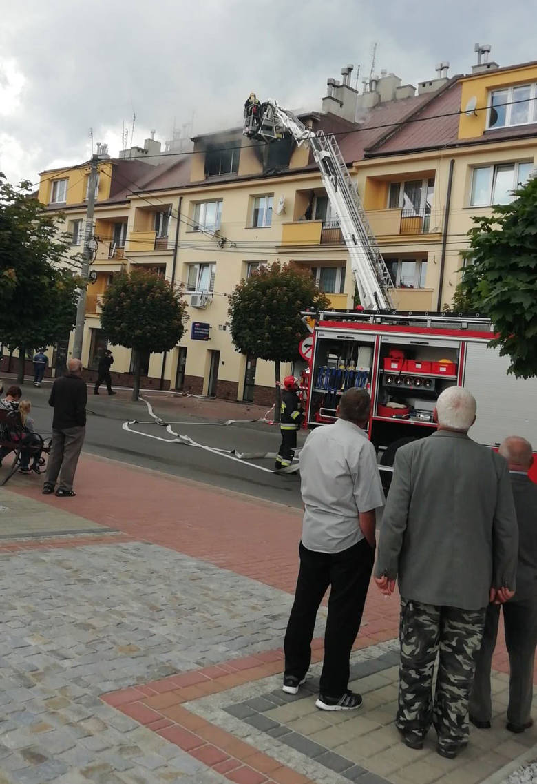 Tragiczny pożar w Sędziszowie Małopolskim. Podczas gaszenia strażacy znaleźli zwłoki