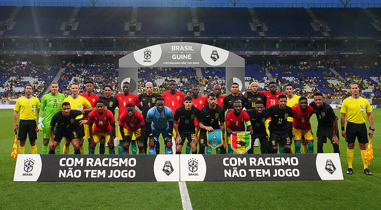 „Z rasizmem nie gram” – pod takim hasłem wystąpiły reprezentacje Brazylii i Gwinei w meczu przeciwko rasizmowi na stadionie Espanyolu