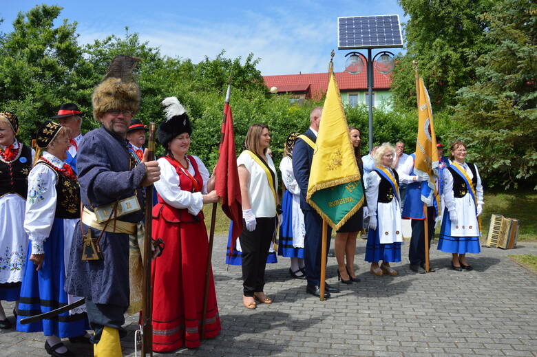 Członkowie rodu Trzebiatowskich spotkali się już po raz 21. Główne uroczystości zjazdu odbyły się w kościele pw. św. Wojciecha w Tuchomiu