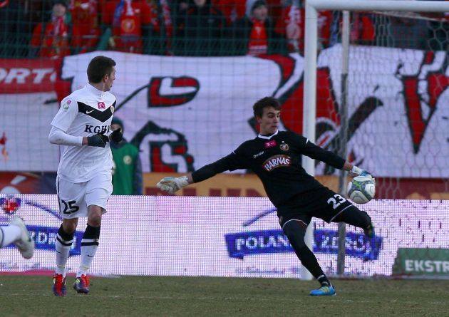 Młody bramkarz Widzewa Maciej Krakowiak nie wpuścił gola w dwóch kolejnych spotkaniach