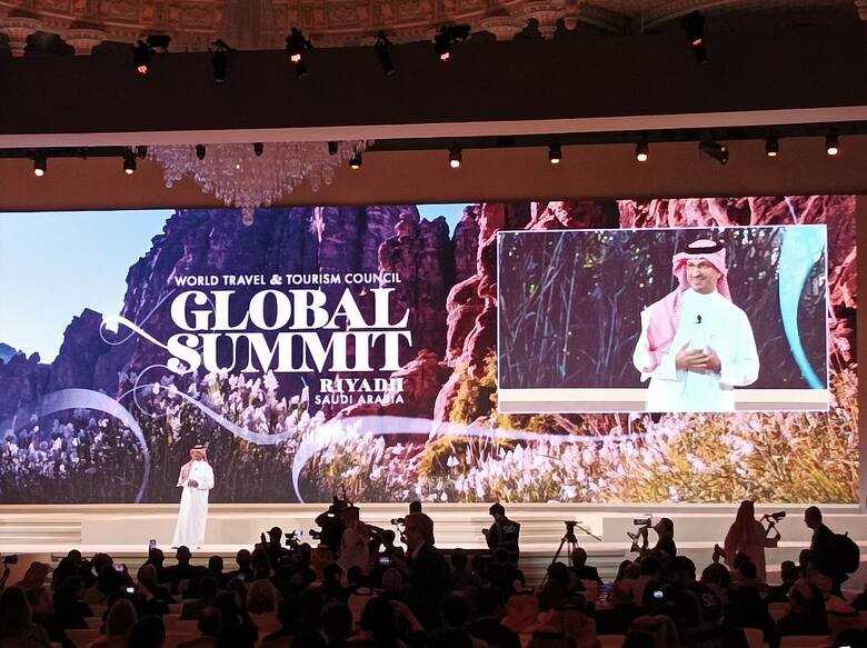 Al Khateeb przekonywał delegatów, że przyszłość branży turystycznej leży w zrównoważonym rozwoju, ale do jego wdrożenia konieczna jest ścisła współpraca