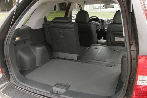 Photo Kia: The Sportage's luggage compartment has a volume of 667 liters. Like the Hyundai, the Sportage also has a window in the rear door that can be opened.