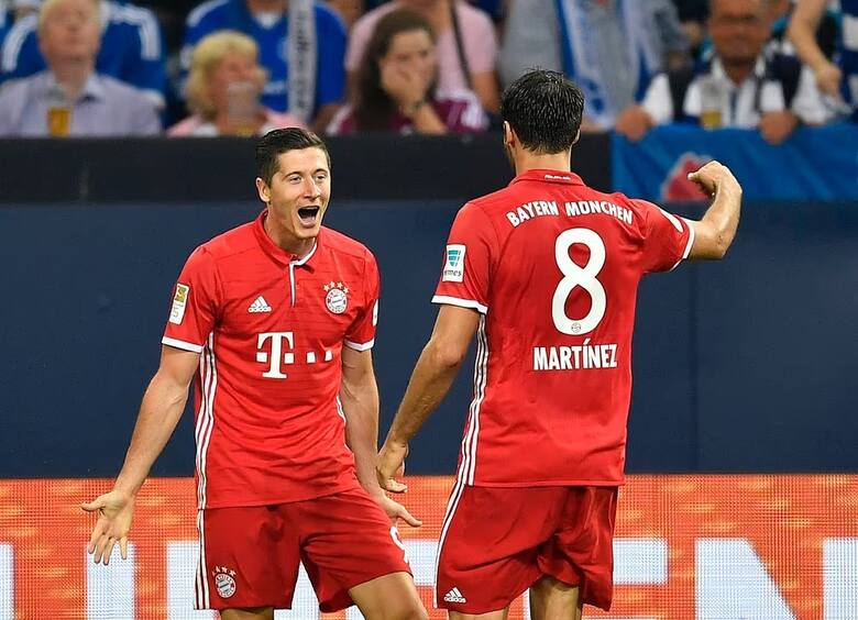 Robert Lewandowski i Javi Martinez – dwaj koledzy z Bayernu Monachium