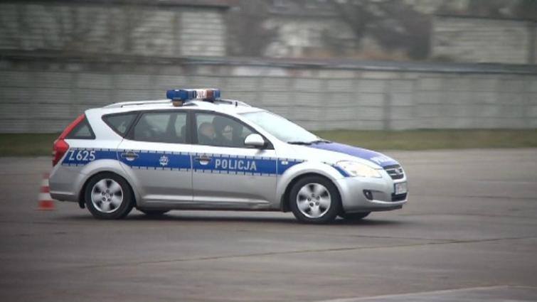 Policjanci szkolili się w dobrze im znanym samochodzie - radiowozie Kia Cee'd SW 1.6 CRDi