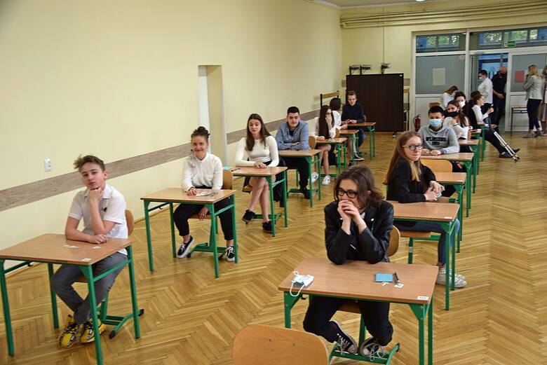 Ósmoklasiści zdają teraz egzaminy, potem będą czekać na wyniki i trzymać kciuki, by dostać się do wymarzonych szkół