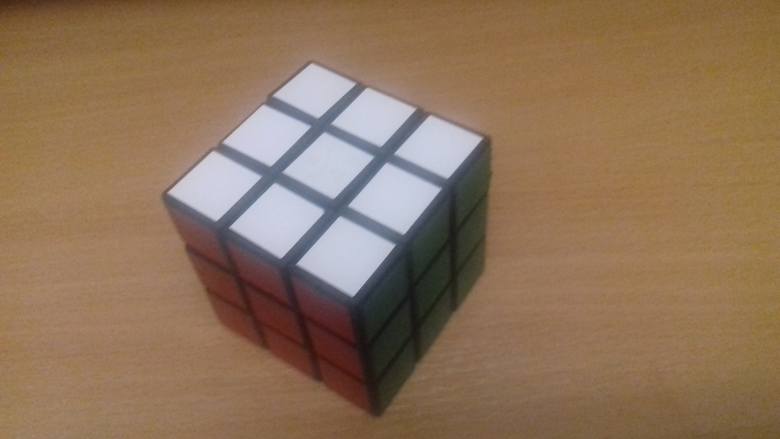 Fot. 13. Ułożona kostka Rubika 3x3x3