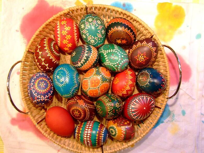 Kolorowe, pieczołowicie przygotowywane - tak wyglądają świąteczne pisanki Serbołużyczan