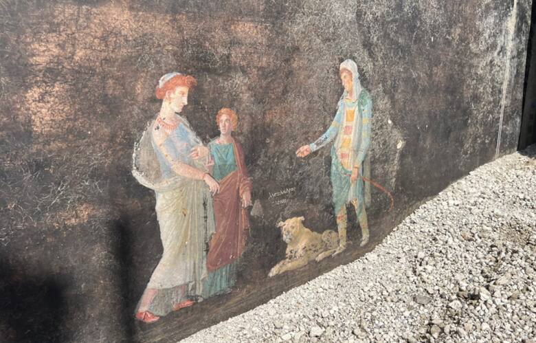 Niesamowite freski w ruinach zniszczonego miasta. Przedstawiają postaci z greckiej mitologii