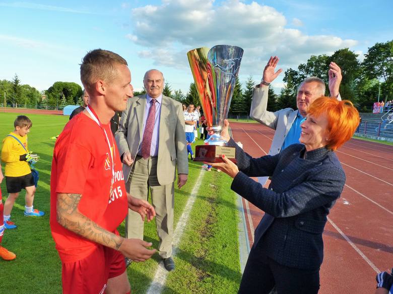 Piłkarze Wdy Świecie sprawili swoim kibicom miłą niespodziankę w rozgrywkach Pucharu Polski.