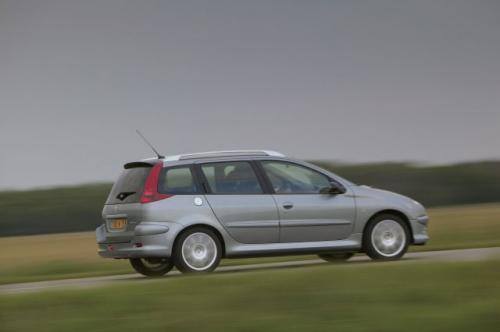 Fot. Peugeot: Wersja kombi ukazała się w 2002 r.