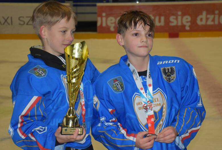 UKH Unia najlepsza w turnieju żaków młodszych w Oświęcimiu "Hokejowo to zdrowo"