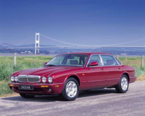 Jaguar został określony jako marka produkująca samochody „raczej” sportowe. Na zdjęciu model XJ6.