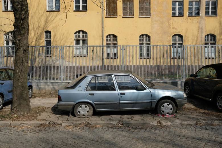 Do końca czerwca poznańska straż miejska doprowadziła do usunięcia z ulic miasta 505 wraków. Z tej liczby 369 usunęli sami właściciele pojazdów.<br /> <br /> <strong>Gdzie znajdowało się najwięcej opuszczonych pojazdów? Sprawdź! ---></strong><br /> 
