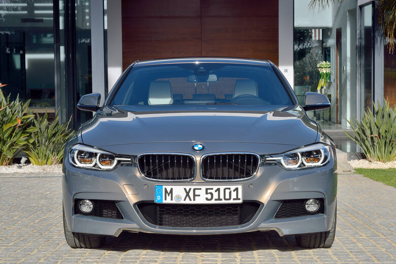 BMW Serii 3 Za najtańsze BMW 3 w wersji sedan ze 136-konnym silnikiem 1.5 trzeba wyłożyć 126 200 zł. Fot. BMW