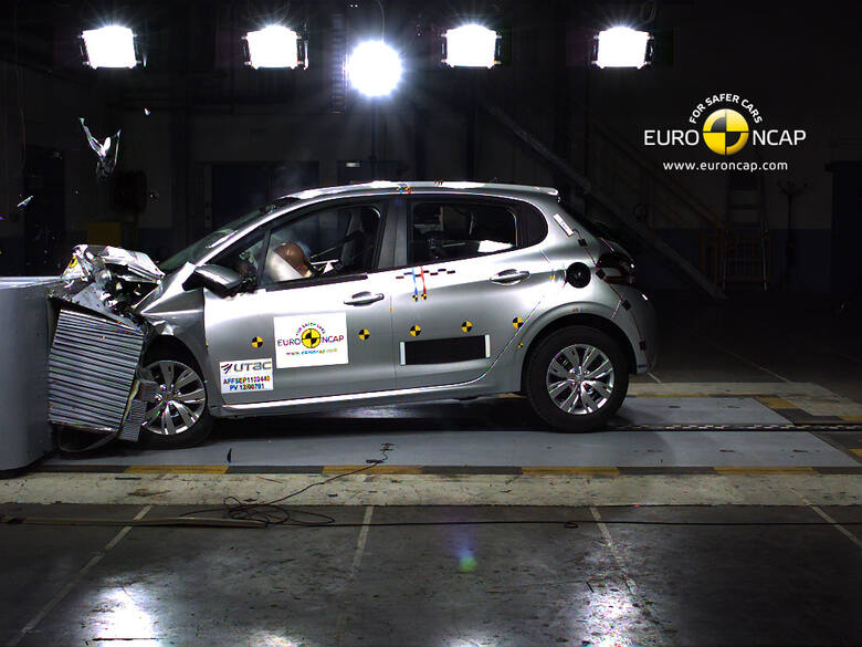 Peugeot 208 - testy Euro NCAP, Fot: Peugeot